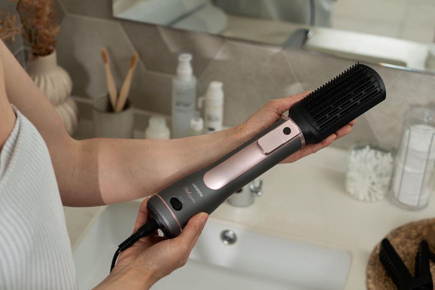 Фен-щітка ARDESTO Brush Pink Touch, 1200Вт, 2 швидкості, 2 темп. режими, LED-дисплей, функція іонізації , 4 насадки, сірий+ рожевий HD-CR300PT фото
