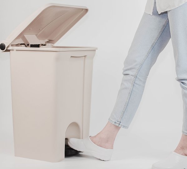 Контейнер для сміття з педаллю Step On 45 л