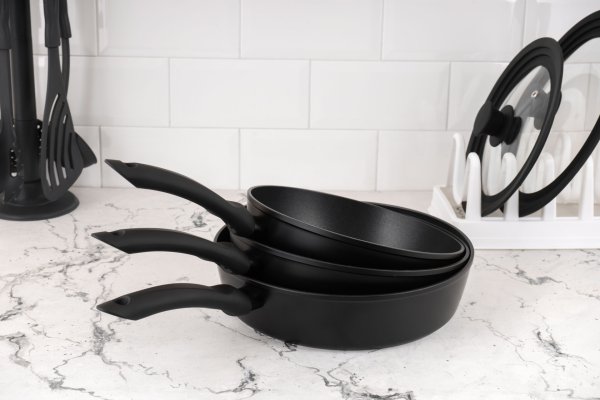 Сковорода глибока Ardesto Gemini Gourmet Bolzano 24 см, чорний, алюміній