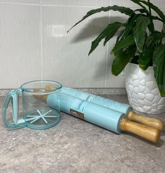 Скалка для тіста New Year Ardesto Tasty baking, голубий, 43,5 см, силікон, дерево.