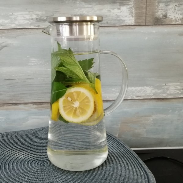 Глечик Ardesto з кришкою, 1400 мл, боросилікатне скло, нержавіюча сталь